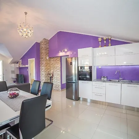 Casa de hóspedes Ina Povlja (Brac)