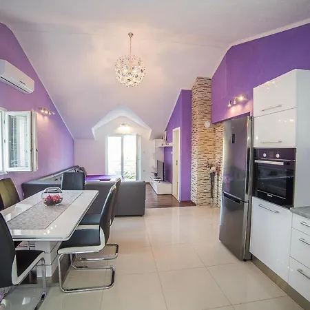 Ina Casa de hóspedes Povlja (Brac)