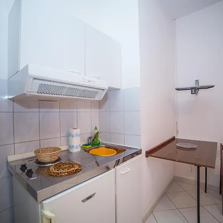 Casa de hóspedes Ina Povlja (Brac)